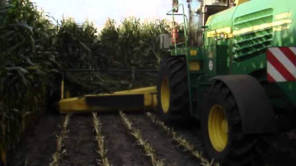 John Deere 7950I Prodrive met 12 rijer maisbek  Trekkerweb maisernte corn harvest maize 2012