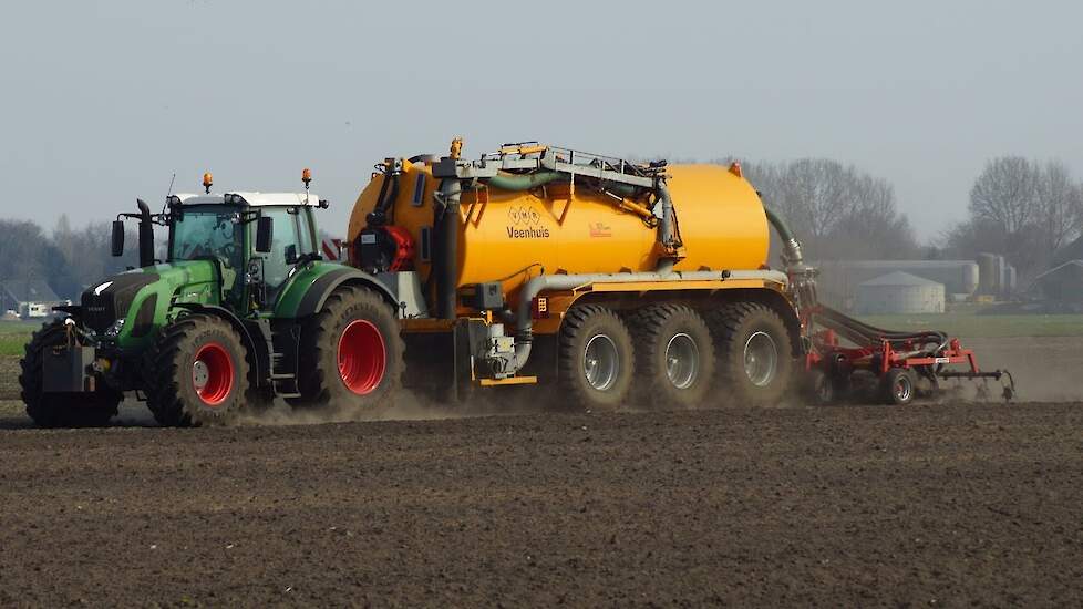 Fendt 936 en Veenhuis tridem Trekkerweb