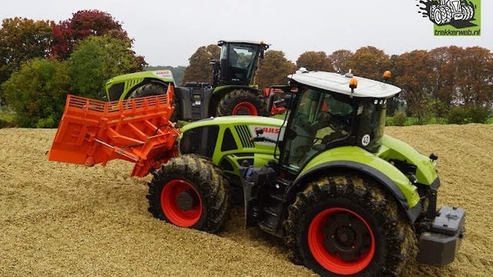 Claas Xerion 5000 en Claas Axion 950 op de maiskuil Trekkerweb