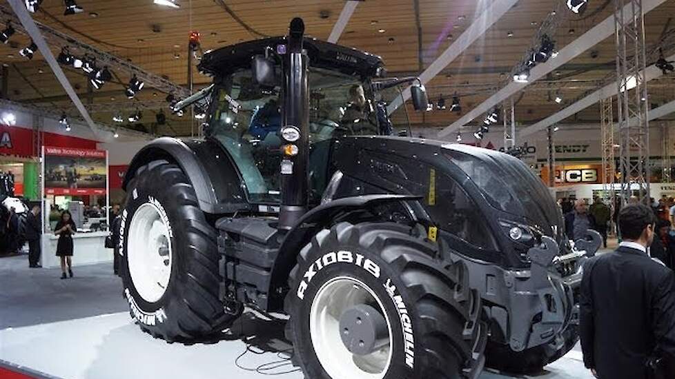 Valtra met 400 pk op de Agritechnica