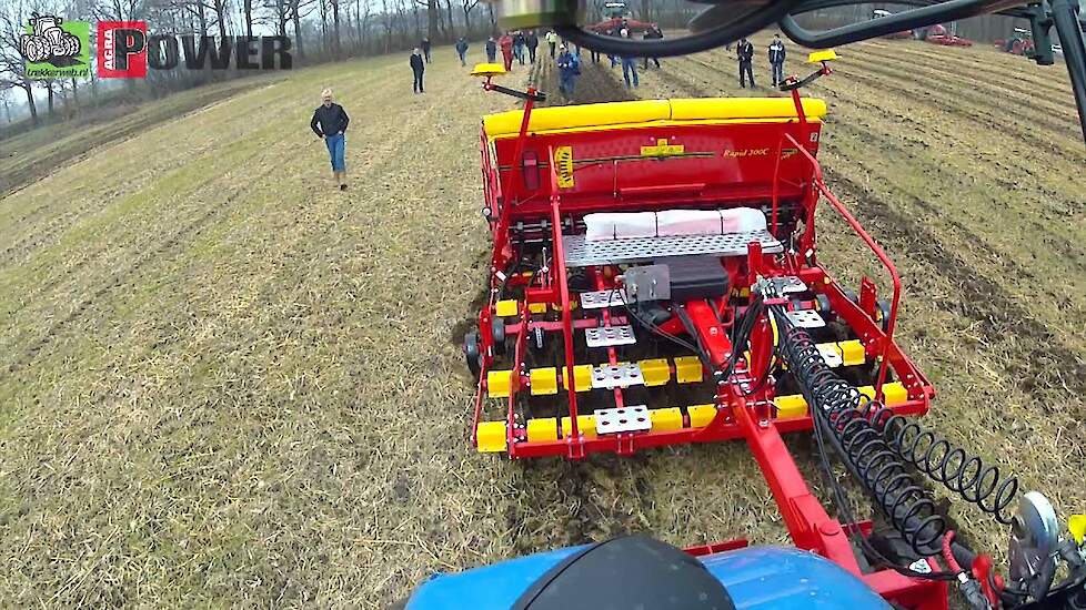 New Holland T7 200 met Vaderstad 300c