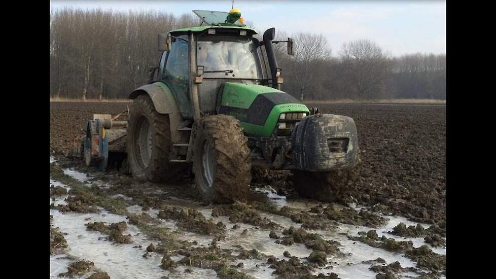 Imants in actie op de klei in de Polders Trekkerweb