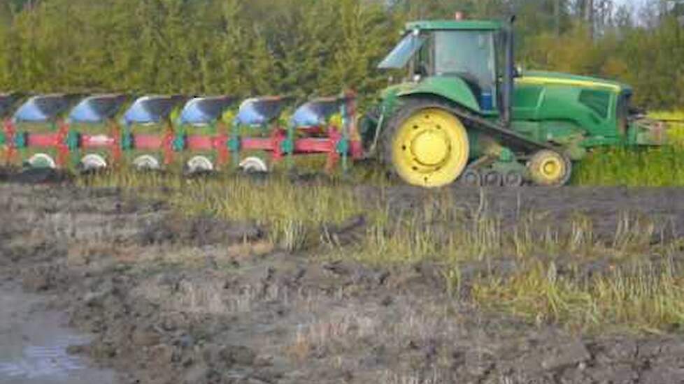 JOHN DEERE 8520T  Kverneland 7 schaar On Land ploeg  Trekkerweb.nl Kraakman