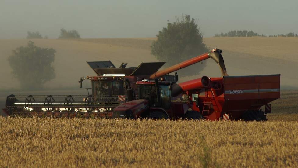 Case IH Axial Flow 9230 op tracks op Feldtag in Magdeburg - Trekkerweb.nl