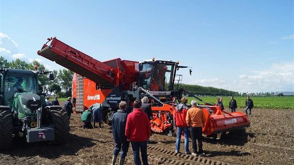 DeWulf en APH Noord frontrooier op de Aardappeldemodag in Westmaas