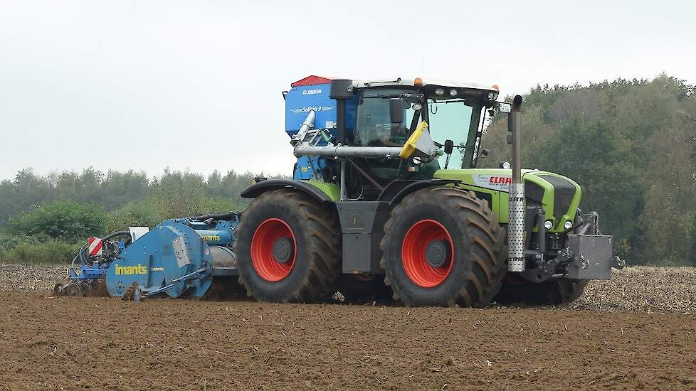 Imants 57sx300PLH met een Lemken Solitair 9 en een Claas Xerion Trekkerweb