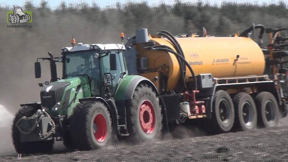 Jan Bakker met Fendt 828 Vario en Veenhuis mestinjecteur Trekkerweb