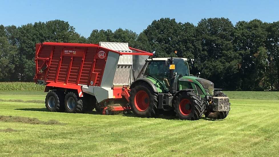 Marmix demonstreert de nieuwe Lely Tigo opraapwagen Trekkerweb