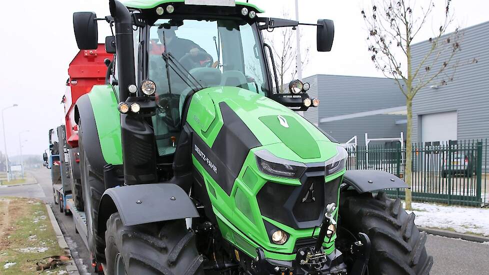 Trekkerwebtest DEUTZ-FAHR 6215 RCshift ? ? vakblad Trekkerweb