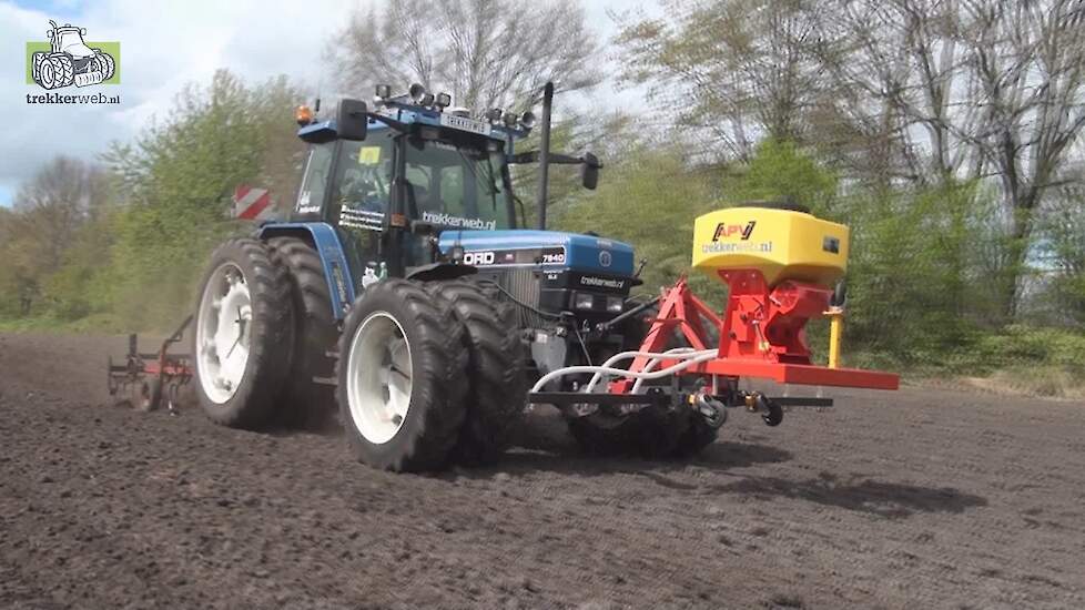 Graszaad zaaien APV PS200 M1,Kongskilde Ford 7840 SLE Trimble door Doornbos Agrarisch Loonwerk b