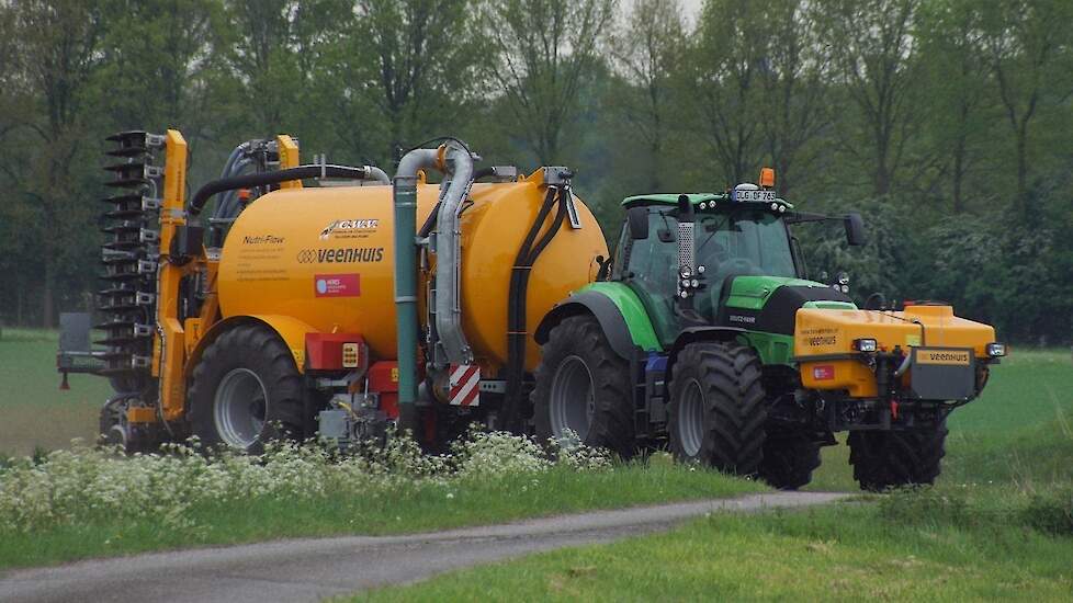 Veenhuis Nutri-Flow aanwendingstank Precisiebemesting uitleg in het veld Trekkerweb