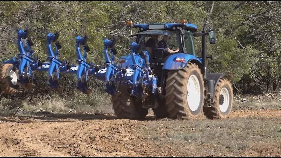 New Holland grondbewerking machines – Walk Around