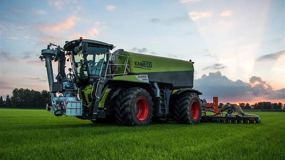 KAWECO mestopbouw voor XERION SADDLE TRAC Agritechnica nieuws Trekkerweb