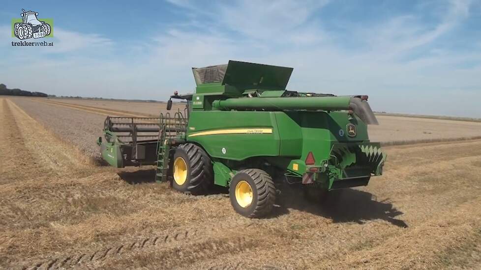 John Deere T660i combine in actie in de Reiderwolderpolder  Trekkerweb