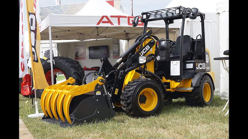 Uitleg van de JCB 403 door Tom Nijland van Nijland Service BV Trekkerweb