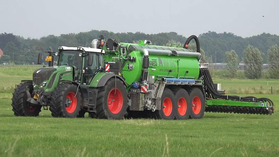 Zodebemesten Van Hal Voorst Fendt Vario 933 Kaweco Profi III 30.000 liter tank Trekkerweb