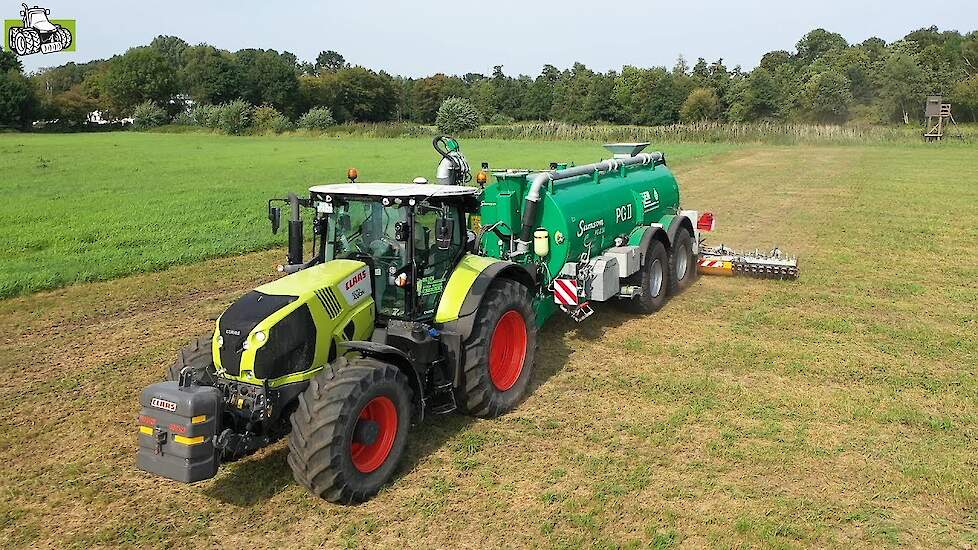 Claas Axion 870 met PTG bandendruksystemen