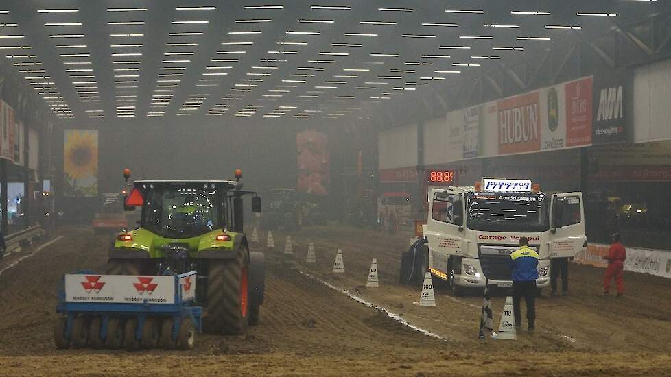 Truckpulling TT-Hall Indoor Tractorpulling in Assen Trekkerweb