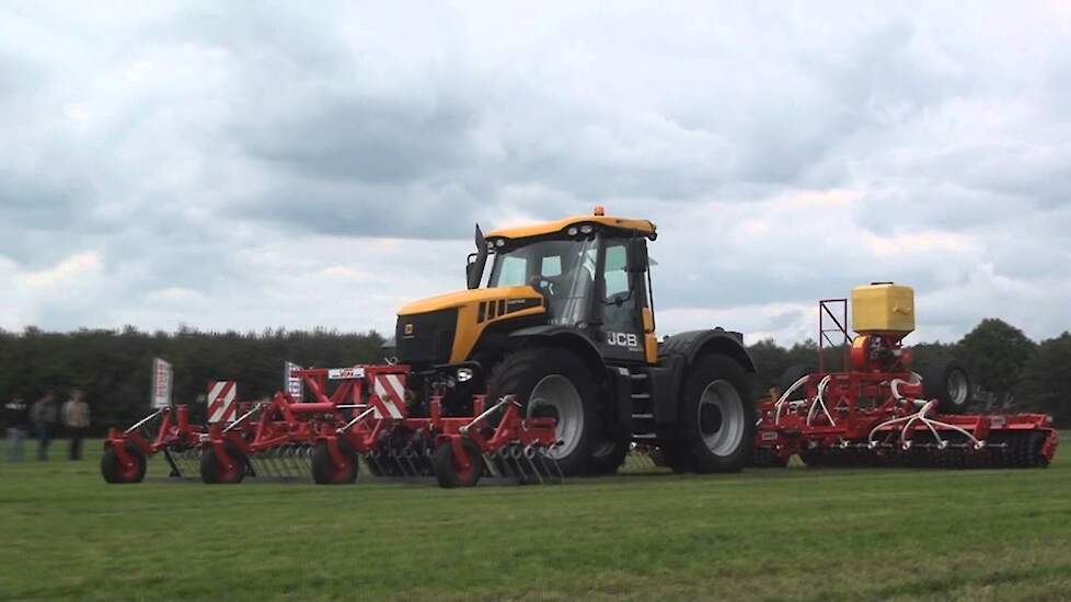 JCB en Evers Grass Profi - Trekkerweb