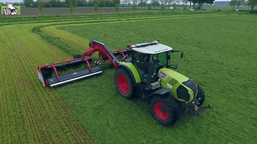 Claas Arion 640 met Kuhn Merge Maxx 950 bandhark nieuw bij loonbedrijf Van Dun