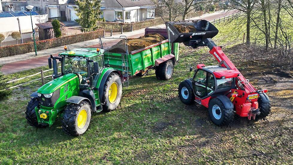 Mest strooien | John Deere 6175R + Strautmann | Schimmel Overberg | 2023