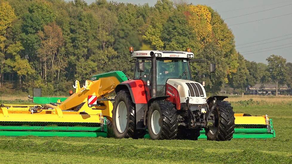 Ploeger getrokken bandhark CM2240 in actie