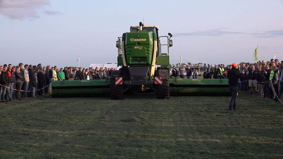 Prachtige Krone voederwinningsdemonstratie in Noordbroek